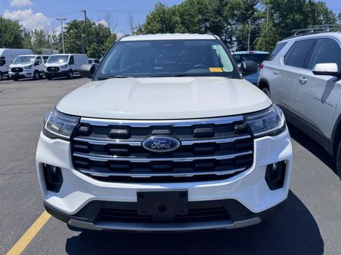 Used 2026 Ford Explorer Active w/ Active Comfort Package AWD/4WD image 2