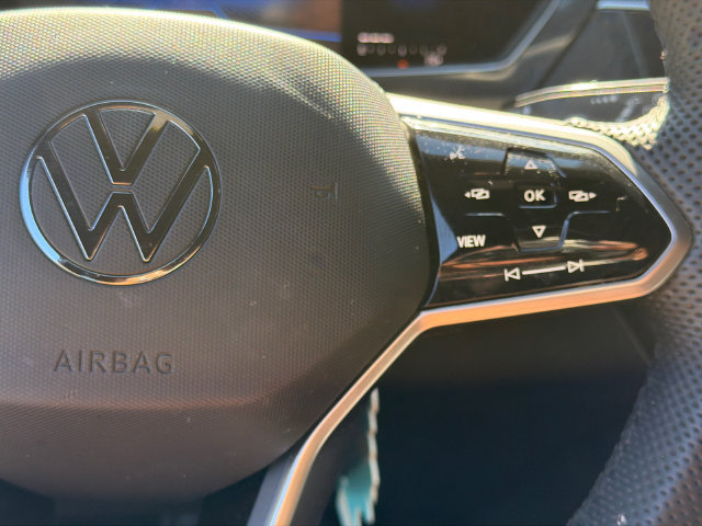 Used 2022 Volkswagen Tiguan SE R-Line FWD image 30
