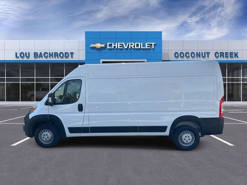 Used 2025 RAM ProMaster 2500 w/ Convenience Group FWD image 5