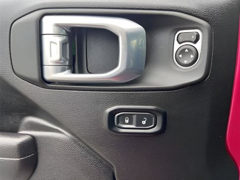 Used 2024 Jeep Wrangler Willys image 22