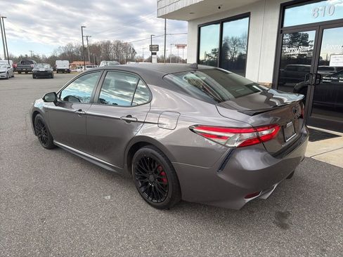 Used 2019 Toyota Camry SE image 6