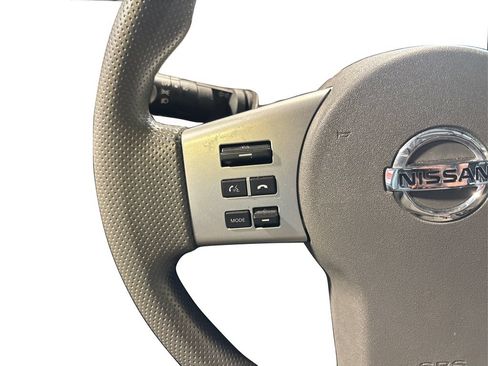 Used 2020 Nissan Frontier SV RWD image 33