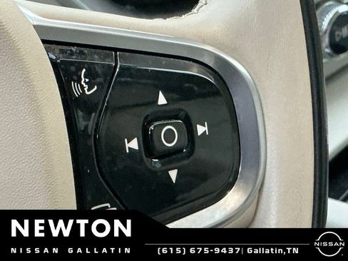Used 2023 Volvo XC60 B5 Ultimate AWD/4WD image 10