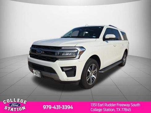 Used 2023 Ford Expedition Max XLT image 2