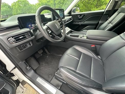 New 2026 Lincoln Aviator AWD image 15