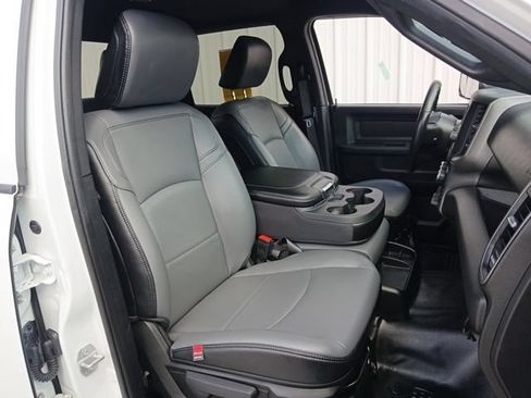 Used 2022 RAM 2500 Tradesman w/ Chrome Appearance Group AWD/4WD image 40