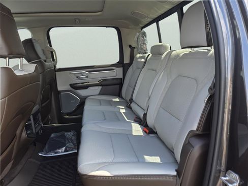 New 2026 RAM 1500 Laramie AWD/4WD image 23