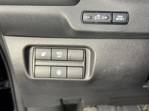 Used 2025 Nissan Leaf S image 16