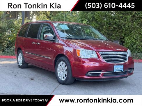Used 2012 Chrysler Town & Country Touring-L w/ Driver Convenience Group FWD image 1