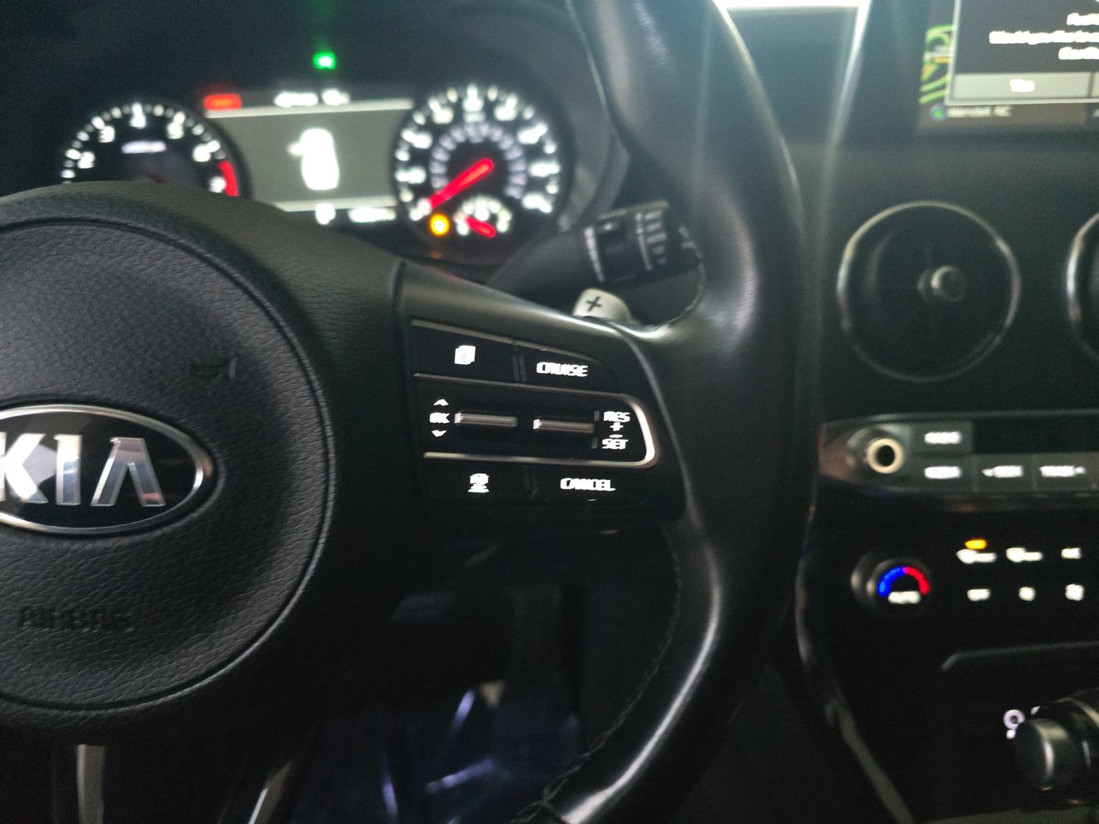 Used 2018 Kia Stinger Premium RWD image 18