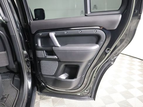 Used 2023 Land Rover Defender 110 V8 image 28