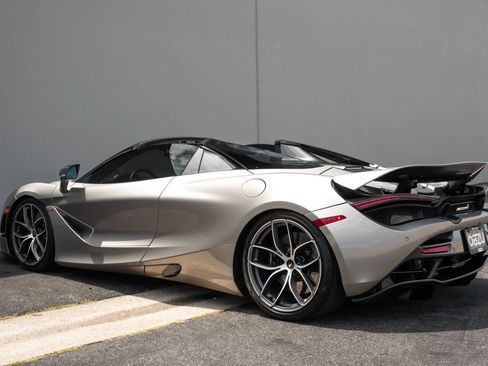 Used 2020 McLaren 720S Spider RWD image 45