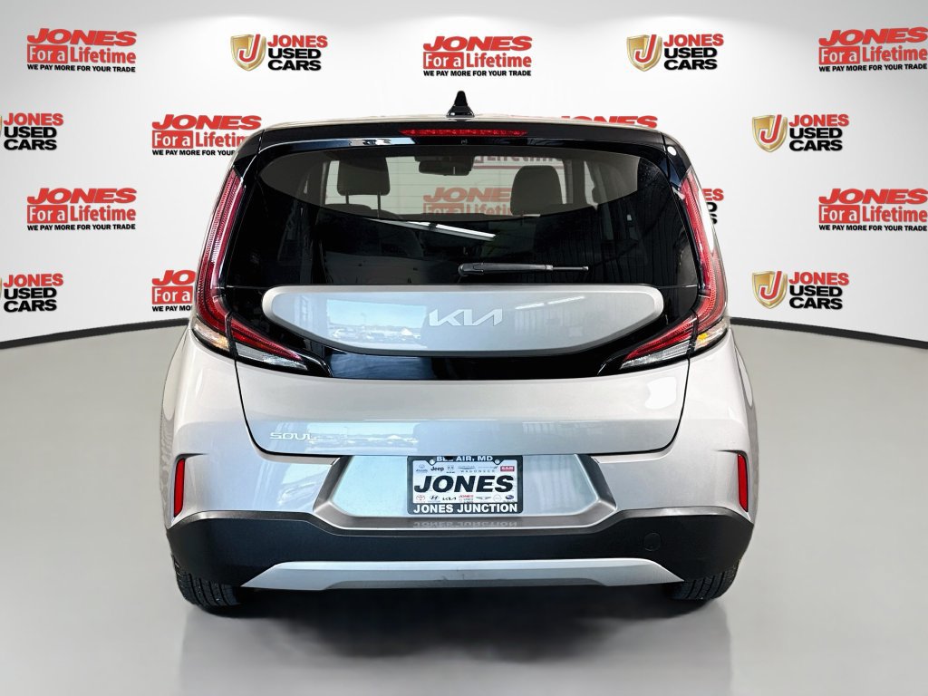 Used 2023 Kia Soul LX w/ LX Technology Package FWD image 14