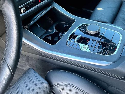 Used 2024 BMW X5 xDrive40i w/ Premium Package image 16