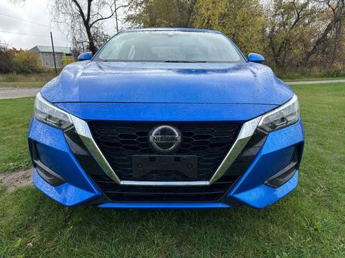Used 2020 Nissan Sentra SV image 2
