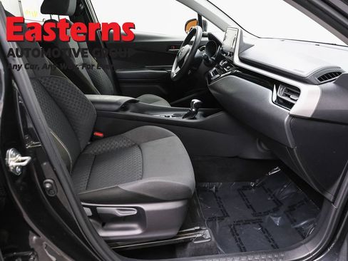 Used 2022 Toyota C-HR Limited FWD image 23