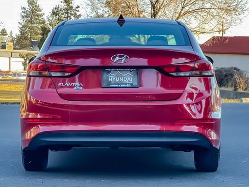 Used 2017 Hyundai Elantra SE image 5