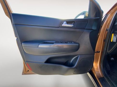 Used 2018 Kia Sportage LX image 16