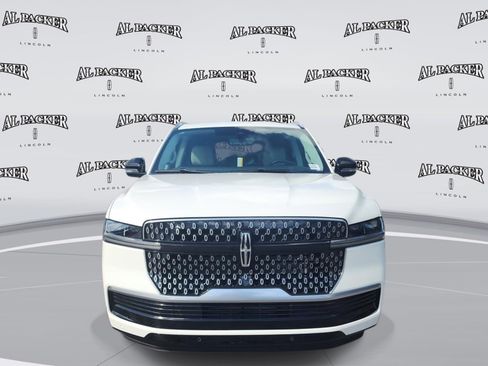 New 2026 Lincoln Navigator Premiere AWD/4WD image 8