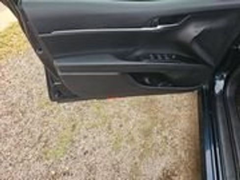 Used 2020 Toyota Camry LE FWD image 13