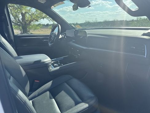 Used 2025 Chevrolet Tahoe LT image 5