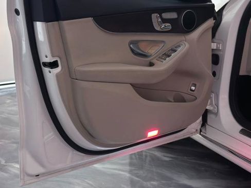 Used 2018 Mercedes-Benz C 300 4MATIC Sedan image 17