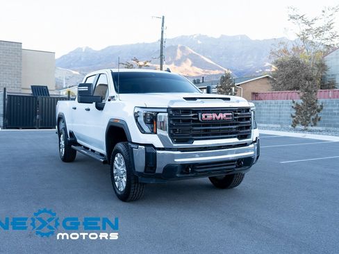 Used 2024 GMC Sierra 2500 Pro image 3