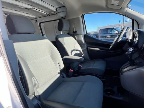 Used 2020 Nissan NV200 SV image 10