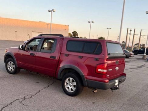 Used 2008 Ford Explorer Sport Trac XLT image 3