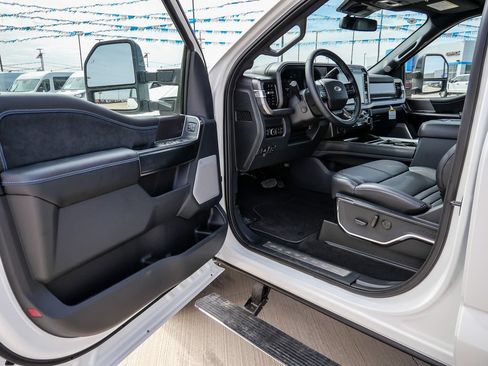 New 2026 Ford F250 Platinum AWD/4WD image 33