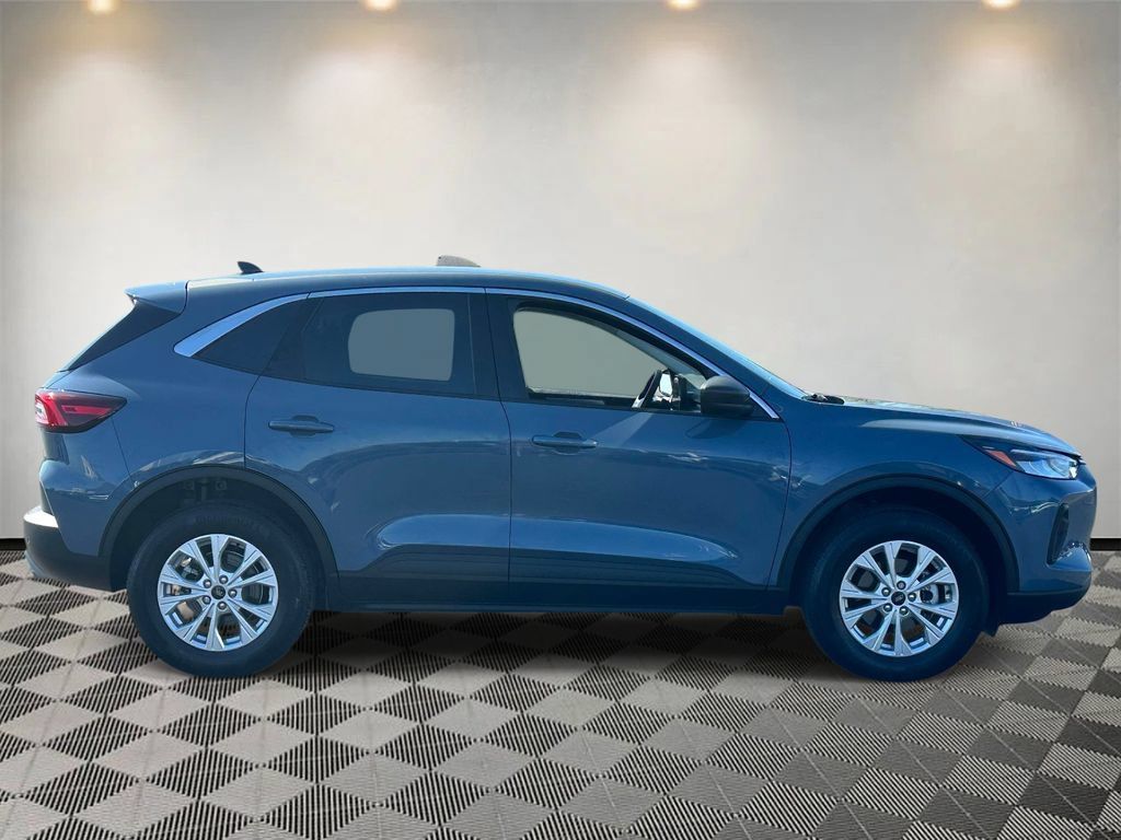 Certified 2024 Ford Escape Active w/ Tech Pack #1 AWD/4WD image 2