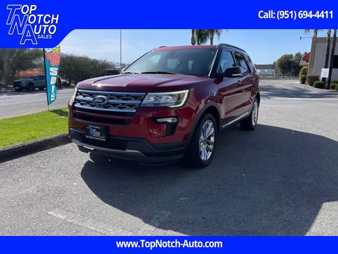 Used 2018 Ford Explorer XLT AWD/4WD image 1