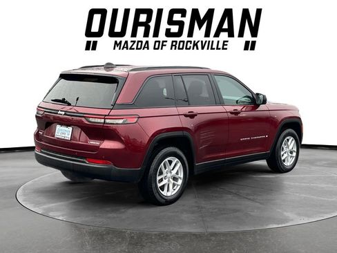 Used 2024 Jeep Grand Cherokee Laredo X AWD/4WD image 6
