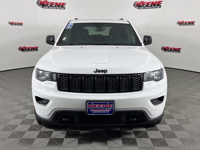 Used 2018 Jeep Grand Cherokee Laredo AWD/4WD image 4