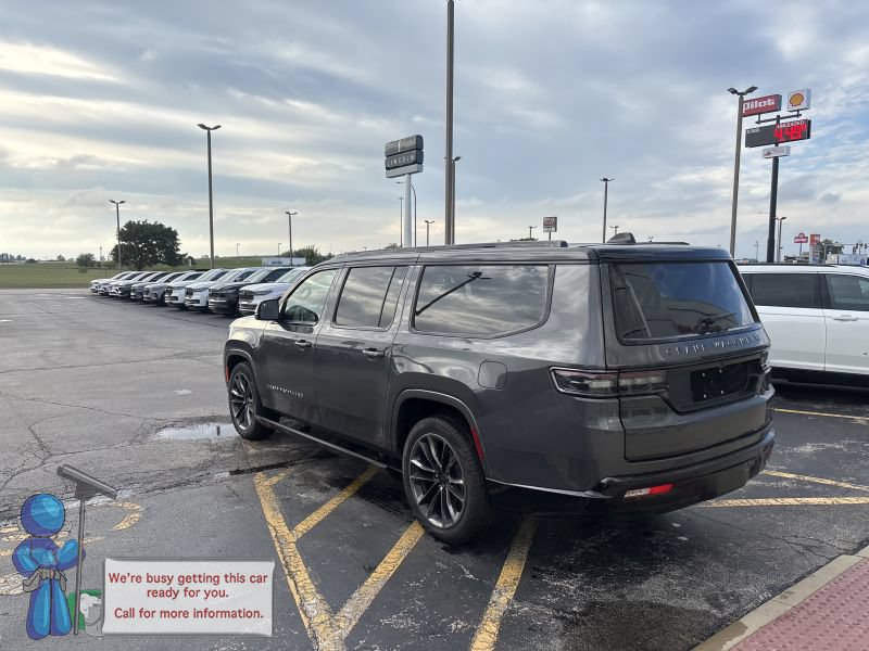 Used 2025 Jeep Grand Wagoneer L Series III w/ Rear Seat Video Group 1 AWD/4WD image 3