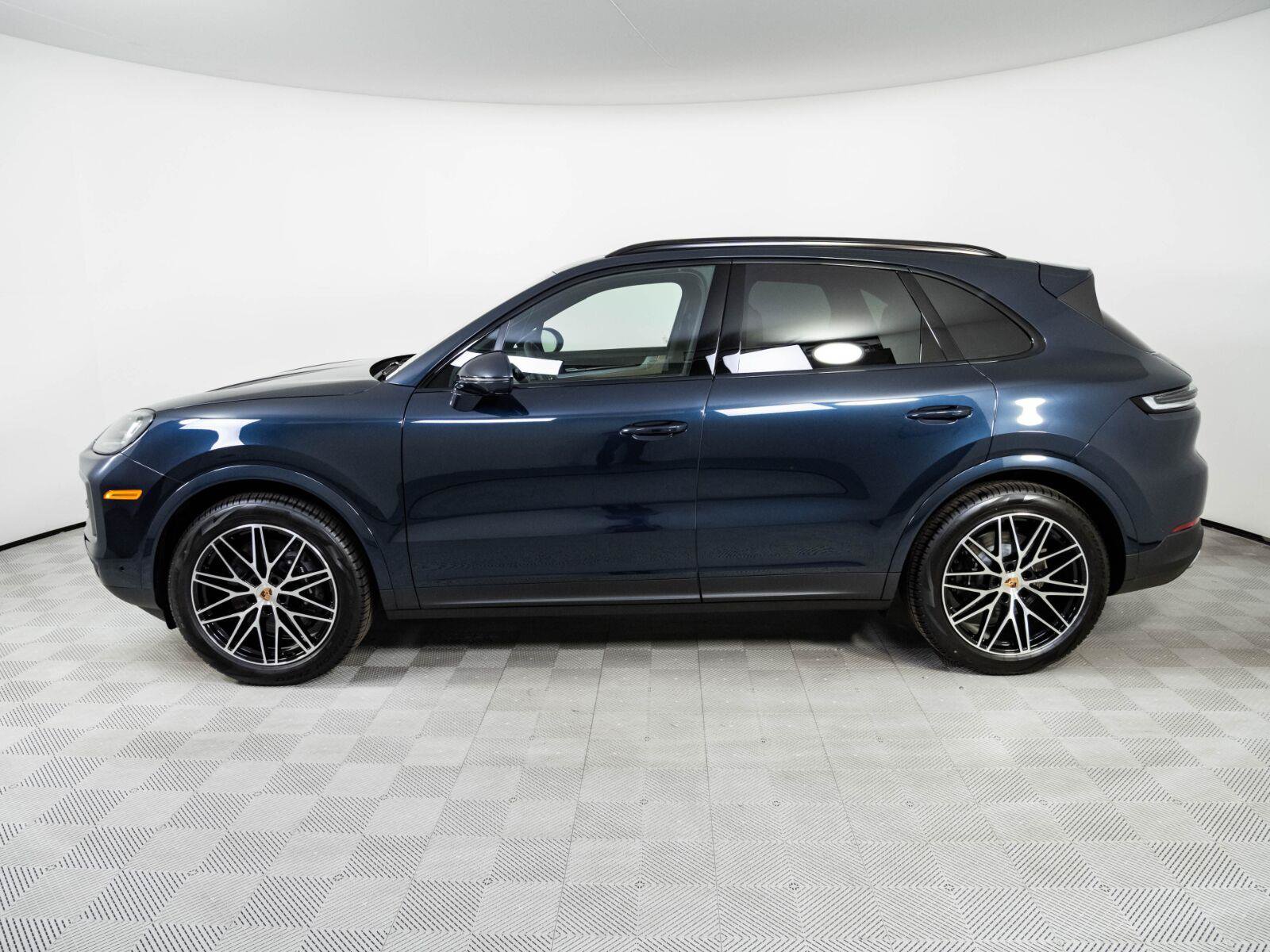 New 2026 Porsche Cayenne AWD/4WD image 2