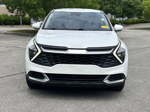 Used 2023 Kia Sportage LX FWD image 2