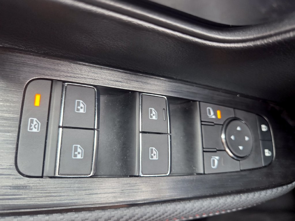 Used 2025 Nissan Kicks SR w/ Illumination Package AWD/4WD image 20