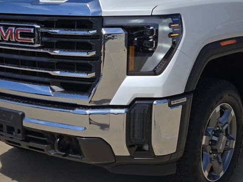 Used 2025 GMC Sierra 2500 SLT w/ SLT Convenience Package AWD/4WD image 30