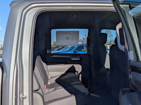 New 2026 Chevrolet Silverado 3500 LT image 9