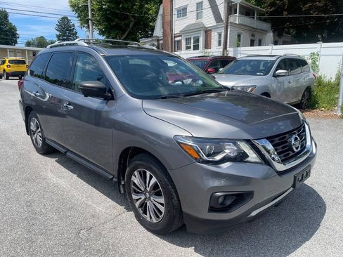 Used 2017 Nissan Pathfinder SL w/ SL Premium Package AWD/4WD image 4