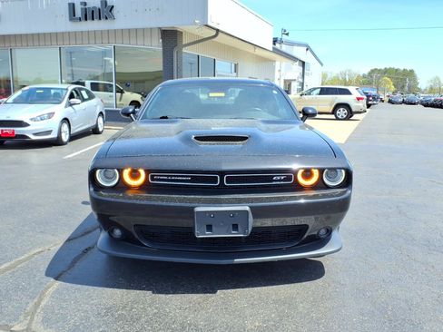 Used 2022 Dodge Challenger GT AWD/4WD image 9