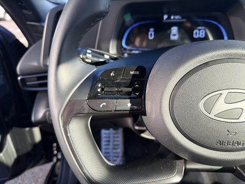 Certified 2025 Hyundai Elantra Sport image 15