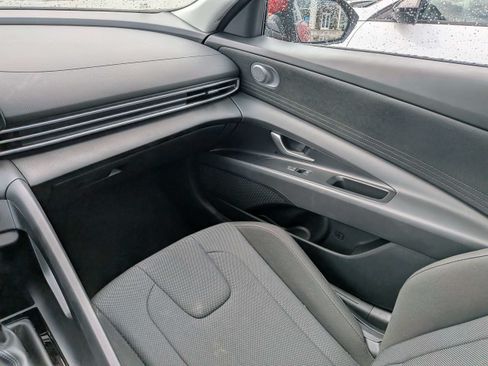 Certified 2026 Hyundai Elantra SE FWD image 16