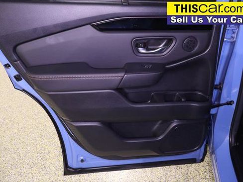 Used 2025 Honda Pilot TrailSport image 36