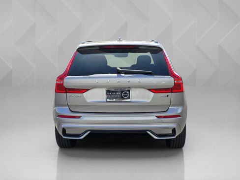 Certified 2025 Volvo XC60 B5 Plus AWD/4WD image 7