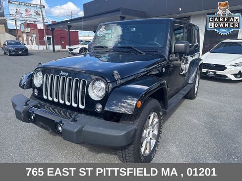 Used 2017 Jeep Wrangler Unlimited Sahara w/ Max Tow Package AWD/4WD image 3
