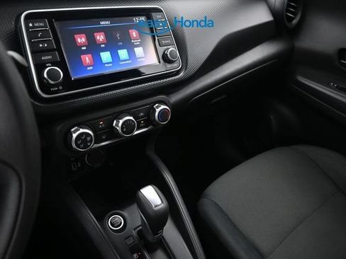 Used 2024 Nissan Kicks S FWD image 11