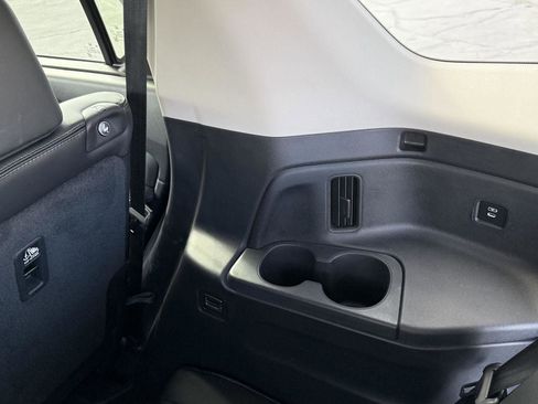 Certified 2025 Honda Pilot Touring image 12