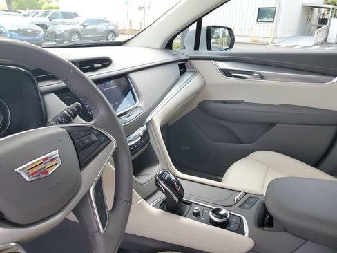 Used 2021 Cadillac XT5 Premium Luxury FWD image 22